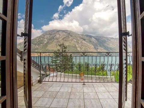 Rent, house, 278m², Stoliv, Kotor - image 19