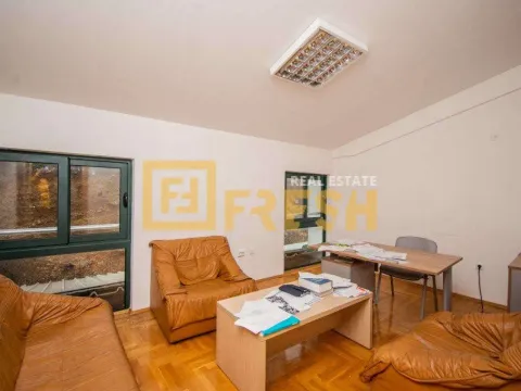Sale, office space, 400m², Ostalo, Podgorica - image 11