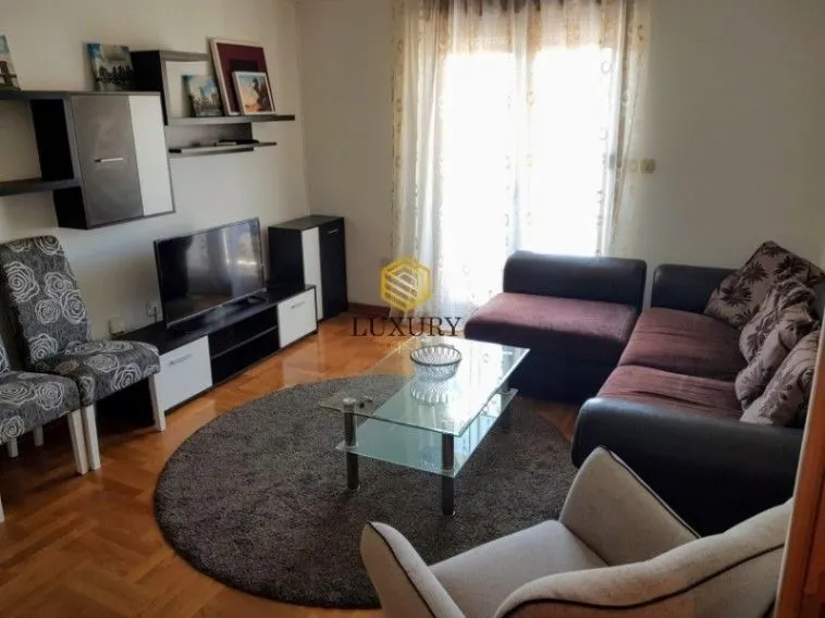 Izdavanje, trosoban stan, 71m², Stari Aerodrom, Podgorica