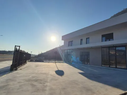 Izdavanje, poslovni prostor, 440m², Podgorica, Crna Gora - image 6