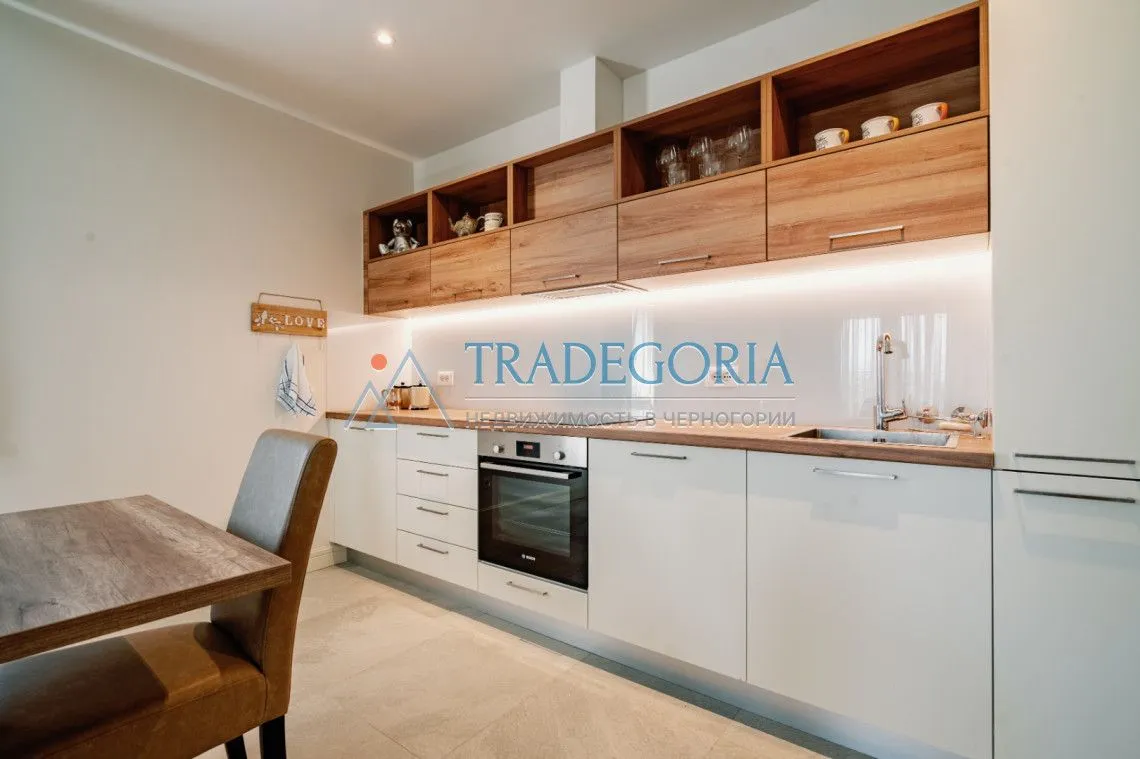 Prodaja, dvosoban stan, 85m², Radovići, Tivat