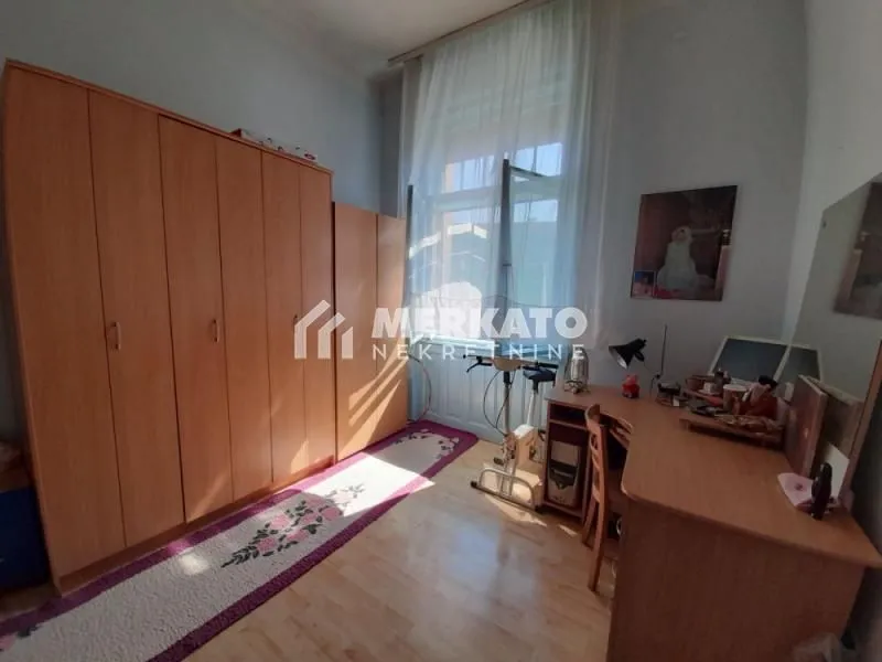Prodaja, četvorosoban stan, 96m², Centar, Zrenjanin