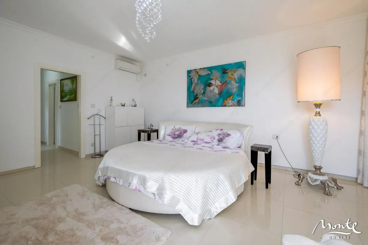 Sale, house, 430m², Bečići, Budva