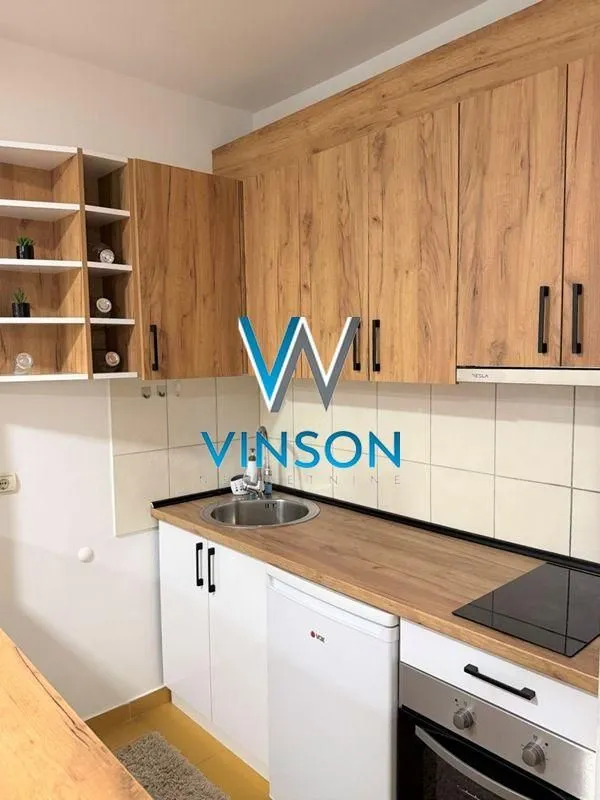 Izdavanje, jednosoban stan, 37m², Bulevar Oslobodjenja, Novi Sad Sve Podlokacije