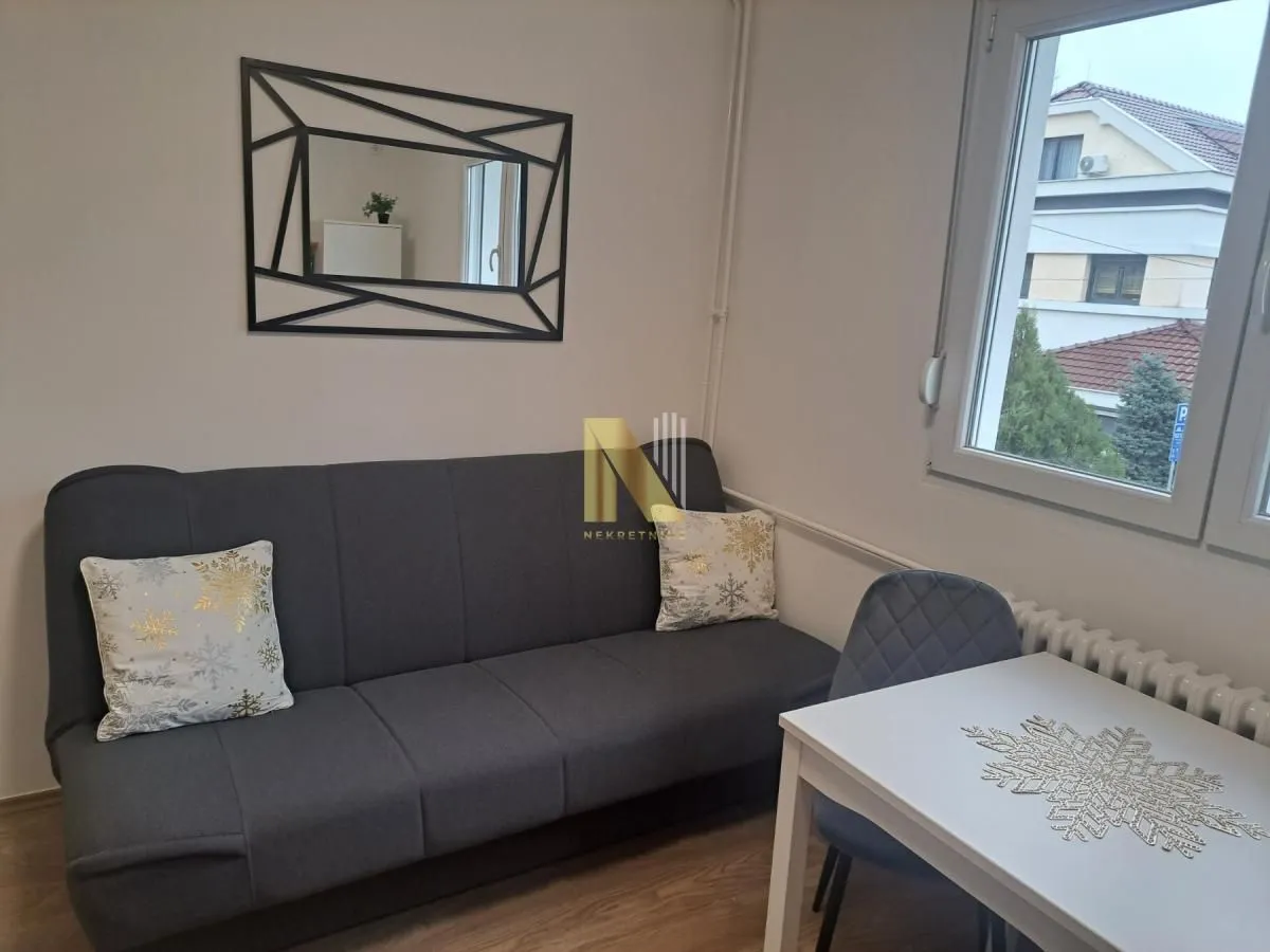 Prodaja, garsonjera, 16m², Banatić, Novi Sad Sve Podlokacije