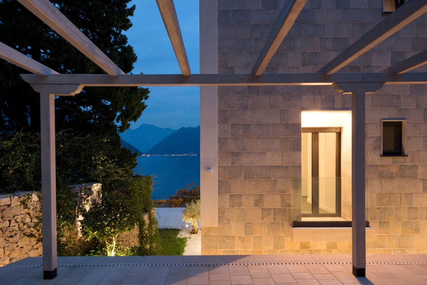Sale, house, 669m², Strp, Kotor