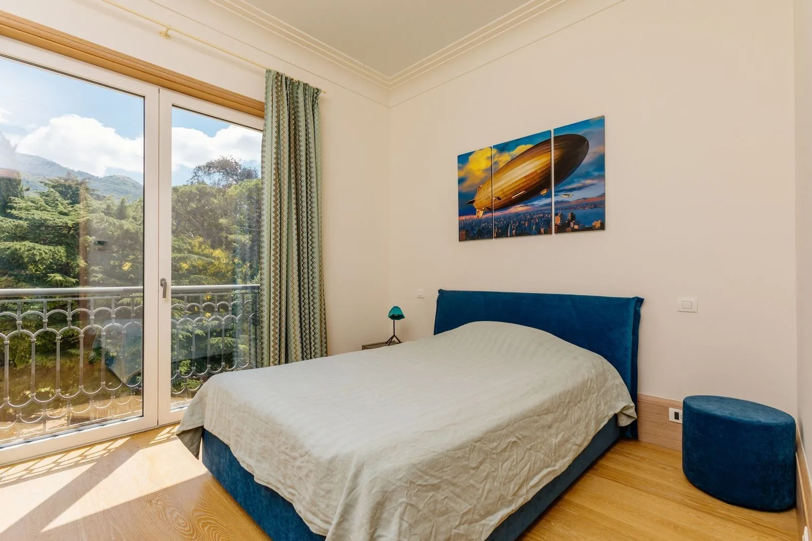 Sale, four bedroom apartment, 240m², Tivat, Crna Gora
