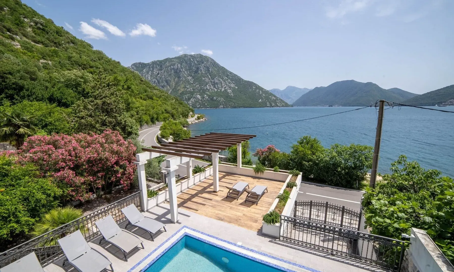 Prodaja, kuća, 405m², Strp, Kotor