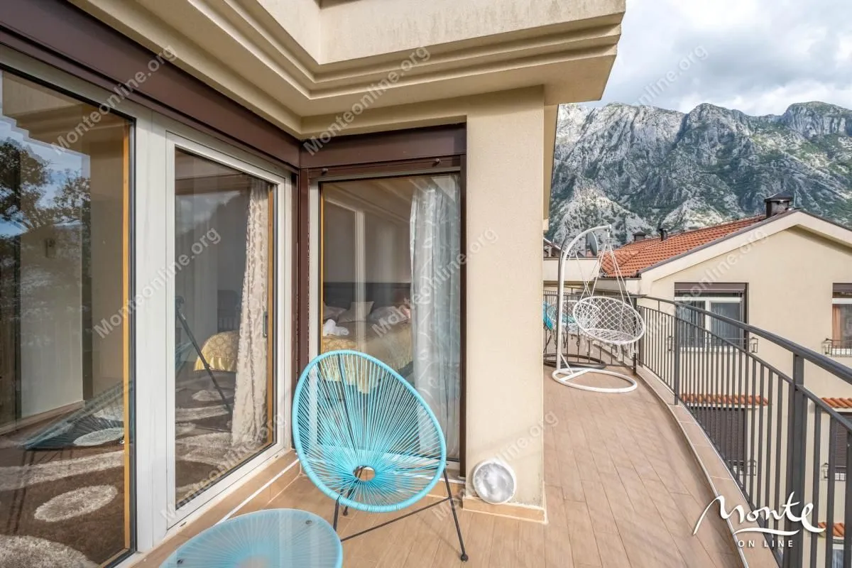 Prodaja, dvosoban stan, 104m², Orahovac, Kotor