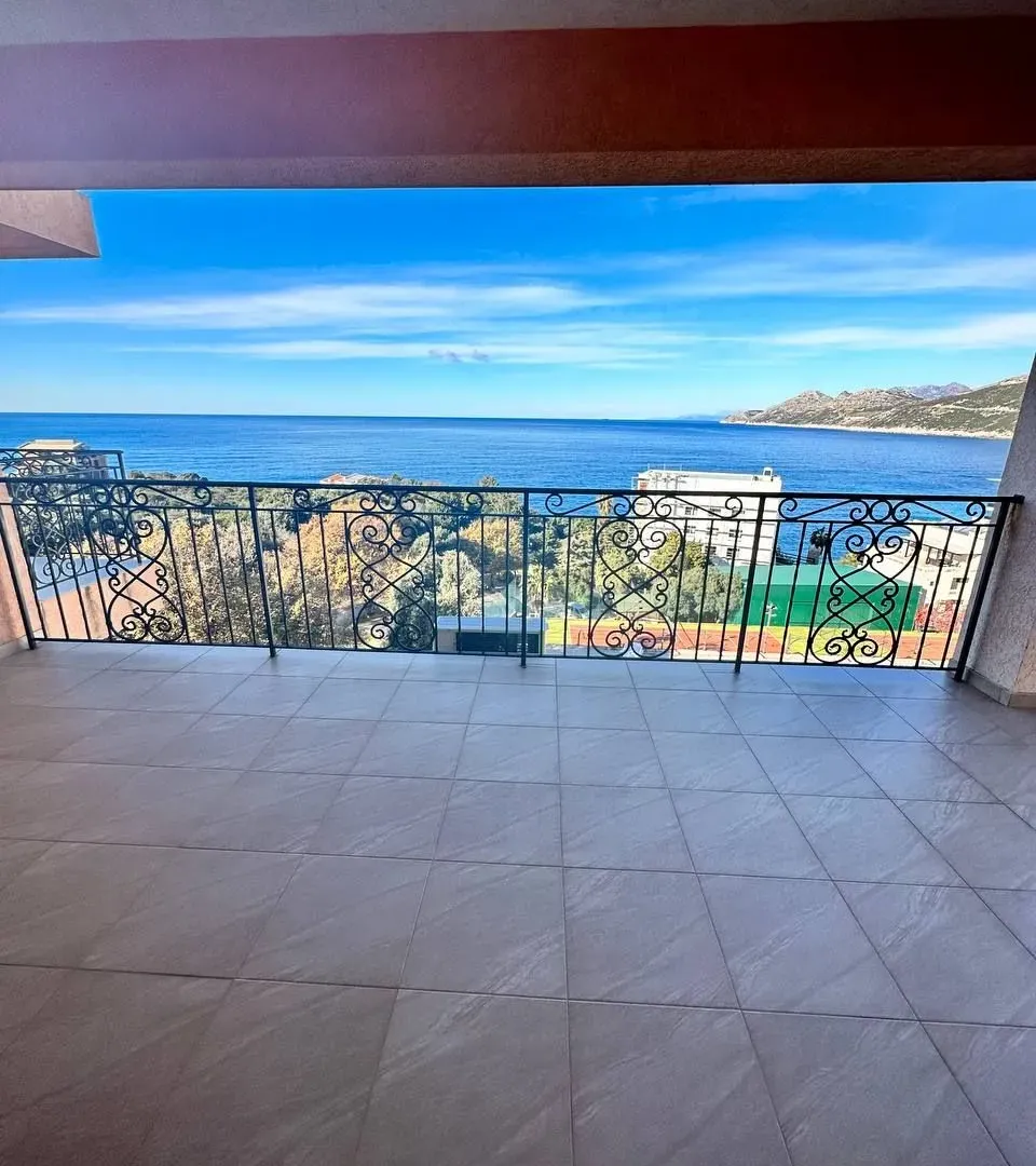 Prodaja, četvorosoban stan, 176m², Dobra Voda, Budva