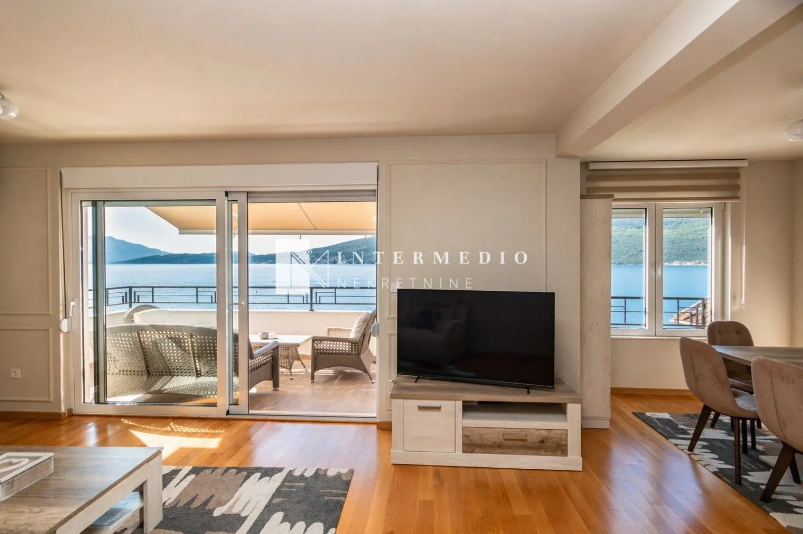 Prodaja, dvosoban stan, 91m², Đenovići, Herceg Novi