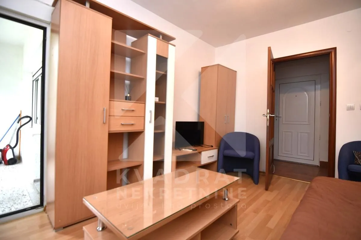 Izdavanje, jednosoban stan, 45m², Preko Morače, Podgorica