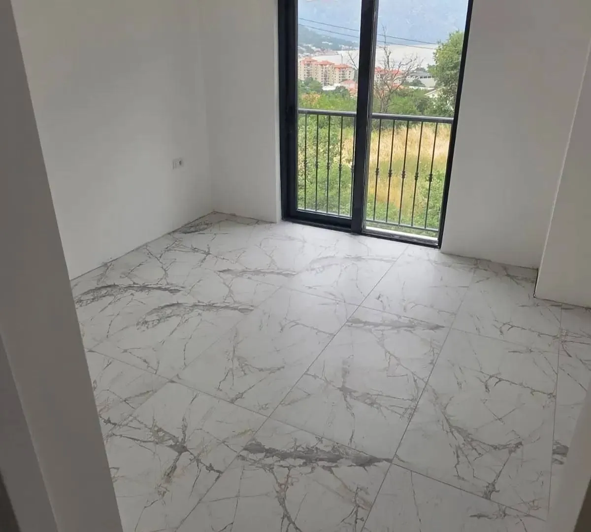 Prodaja, trosoban stan, 96m², Centar, Kotor