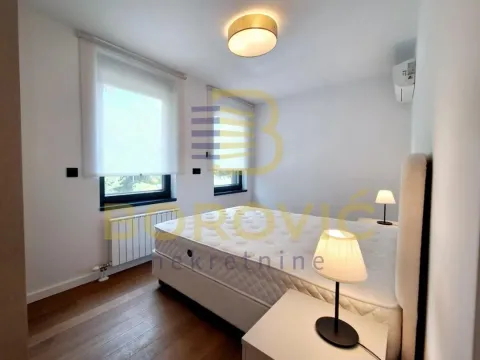 Rent, three bedroom apartment, 65m², Vračar Sve Podlokacije, Beograd - image 6