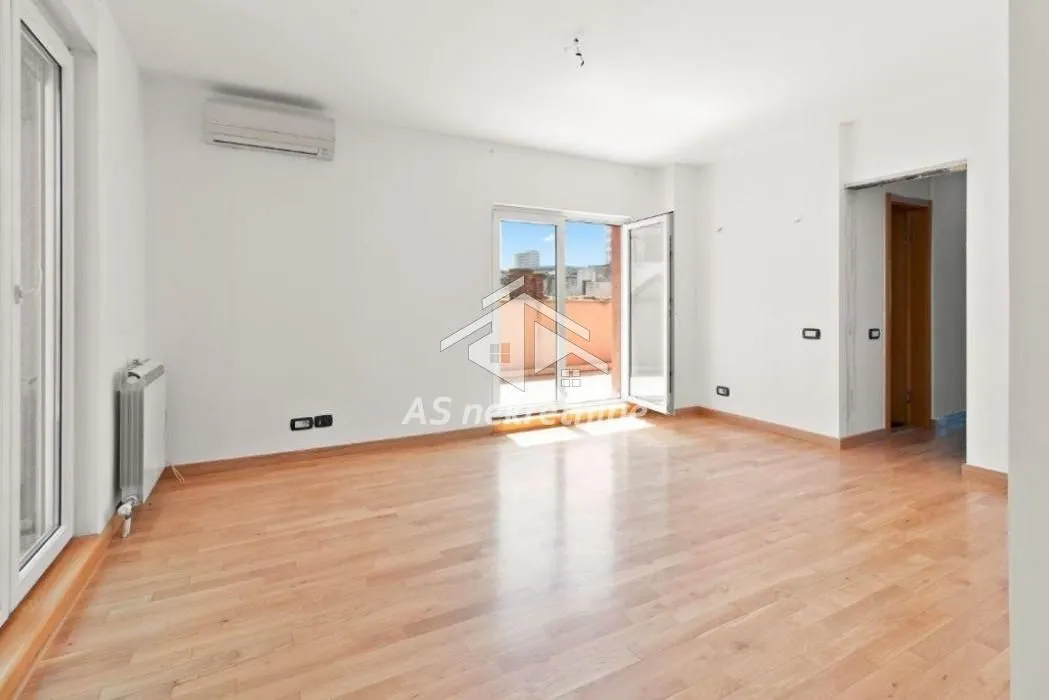 Izdavanje, trosoban stan, 128m², Stari Grad, Beograd