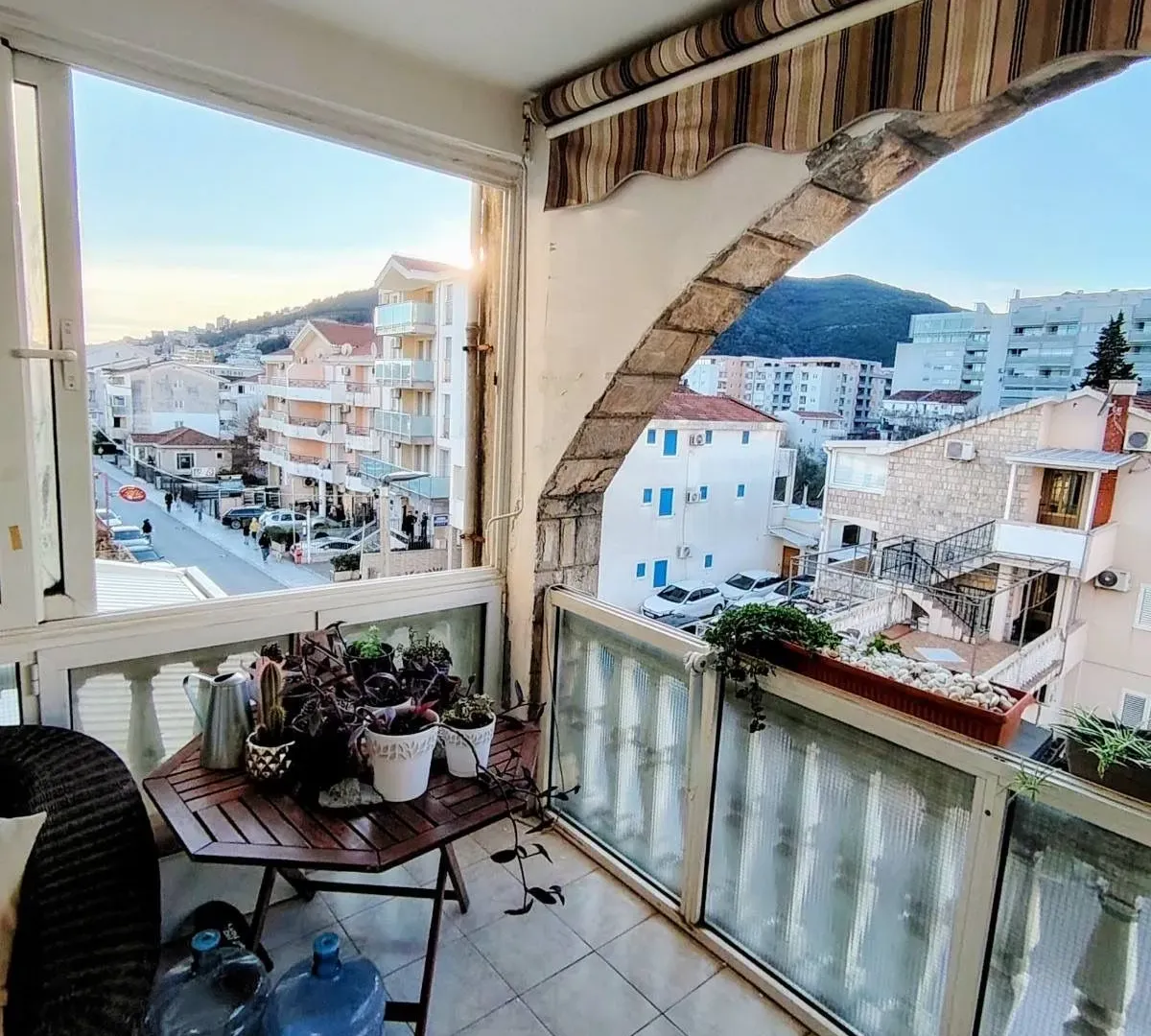 Rent, two bedroom apartment, 80m², Maine, Budva