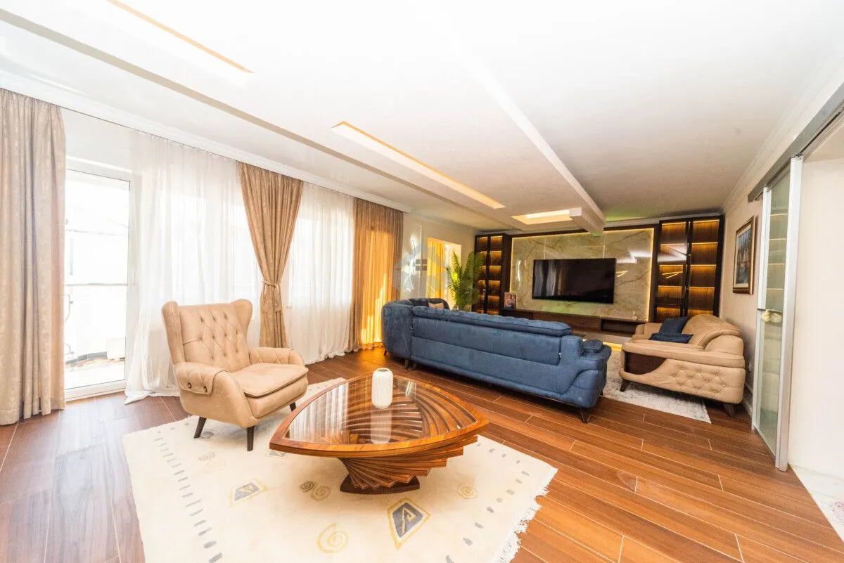 Rent, three bedroom apartment, 200m², Gorica C, Podgorica