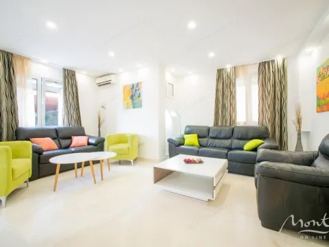 Sale, house, 350m², Stoliv, Kotor - image 7