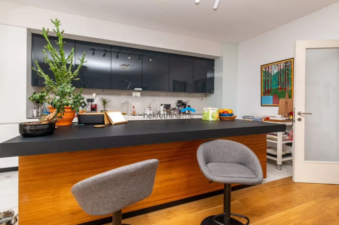 Prodaja, trosoban stan, 142m², Centar, Podgorica
