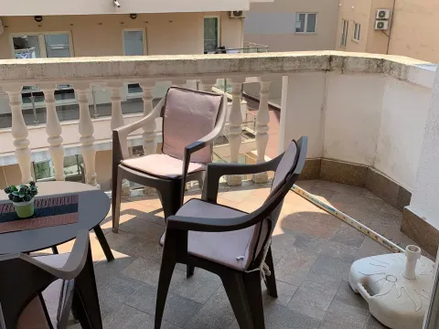 Rent, two bedroom apartment, 85m², Budva, Crna Gora - image 2