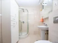 Izdavanje, jednosoban stan, 48m², Centar, Budva - image 2