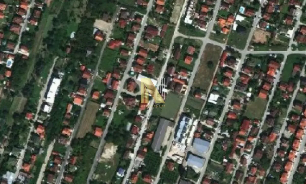 Izdavanje, plac, 7m², Veternička rampa, Novi Sad Sve Podlokacije