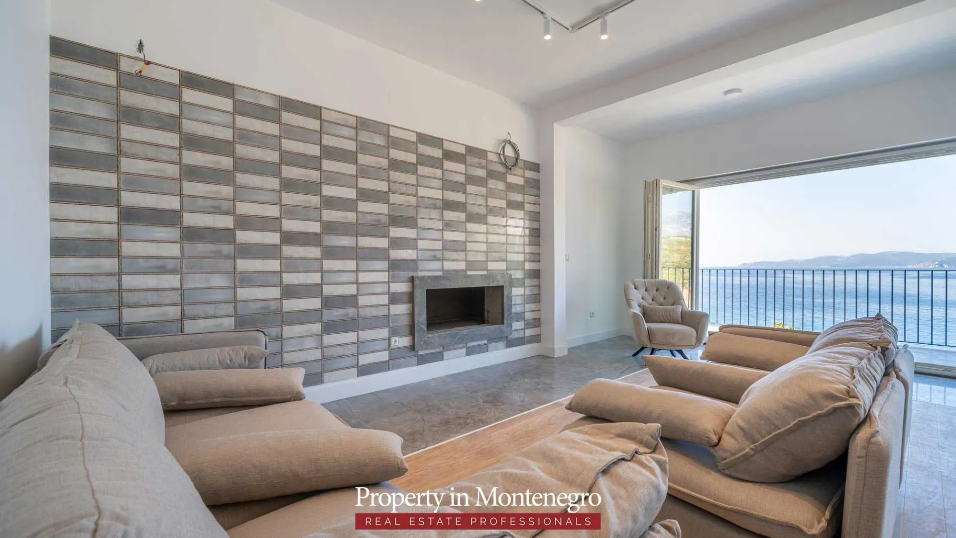 Sale, house, 310m², Rijeka Reževići, Budva
