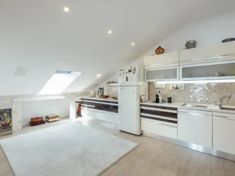 Izdavanje, trosoban stan, 200m², Herceg Novi, Crna Gora - image 2