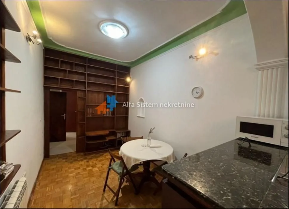 Izdavanje, trosoban stan, 120m², Stari Grad, Beograd