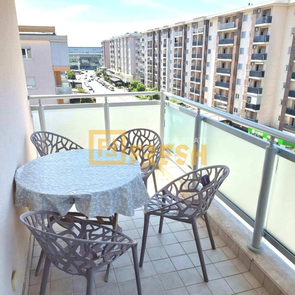 Izdavanje, dvosoban stan, 88m², City Kvart, Podgorica