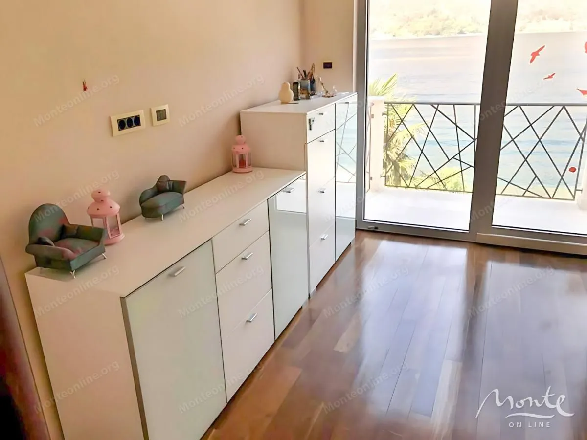 Prodaja, kuća, 390m², Stoliv, Kotor