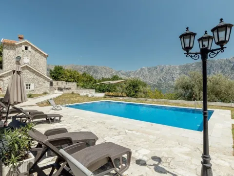 Prodaja, kuća, 800m², Prčanj, Kotor - image 40
