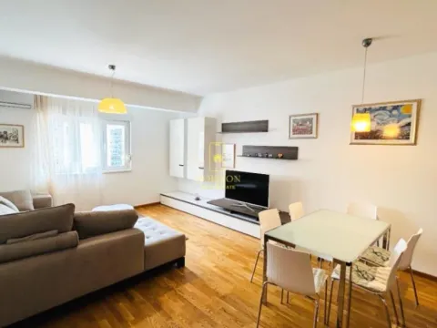 Izdavanje, jednosoban stan, 54m², City Kvart, Podgorica