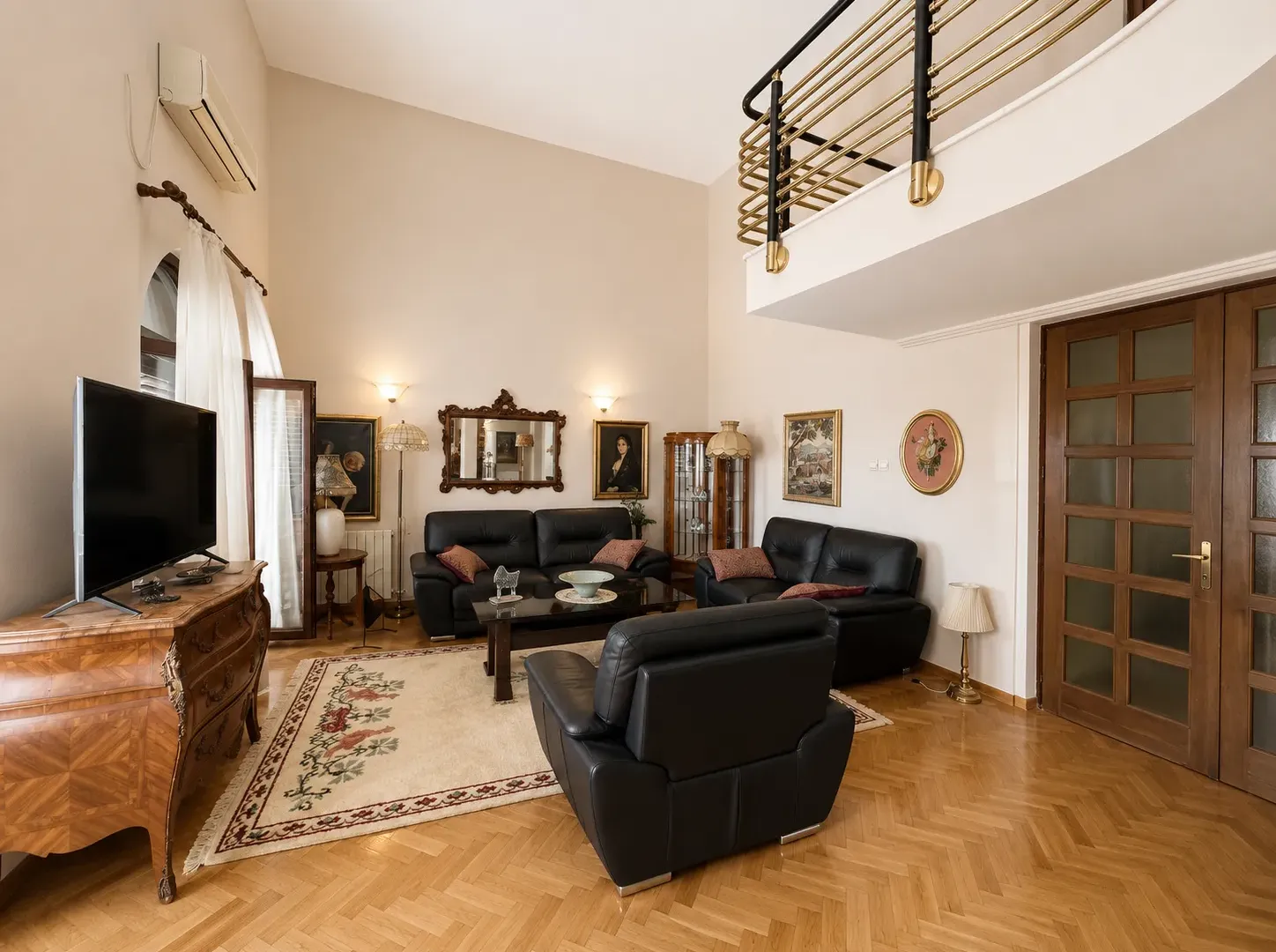 Rent, house, 280m², Gorica C, Podgorica