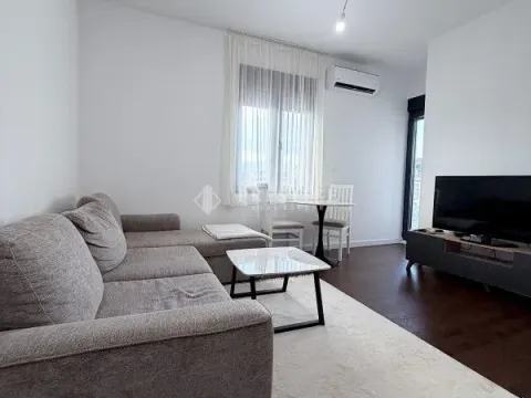 Rent, one bedroom apartment, 38m², 1 maj, Podgorica - image 1