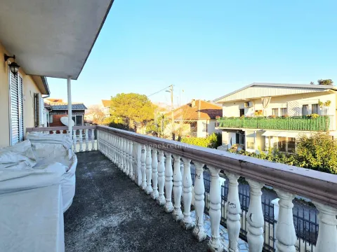 Izdavanje, trosoban stan, 120m², Konik, Podgorica - image 16