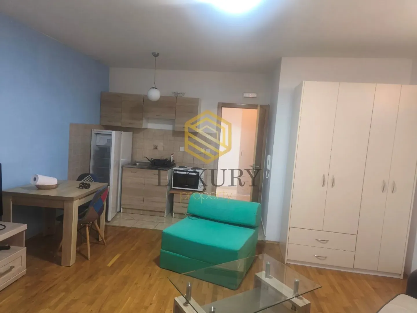 Rent, studio apartment, 30m², Stari Aerodrom, Podgorica
