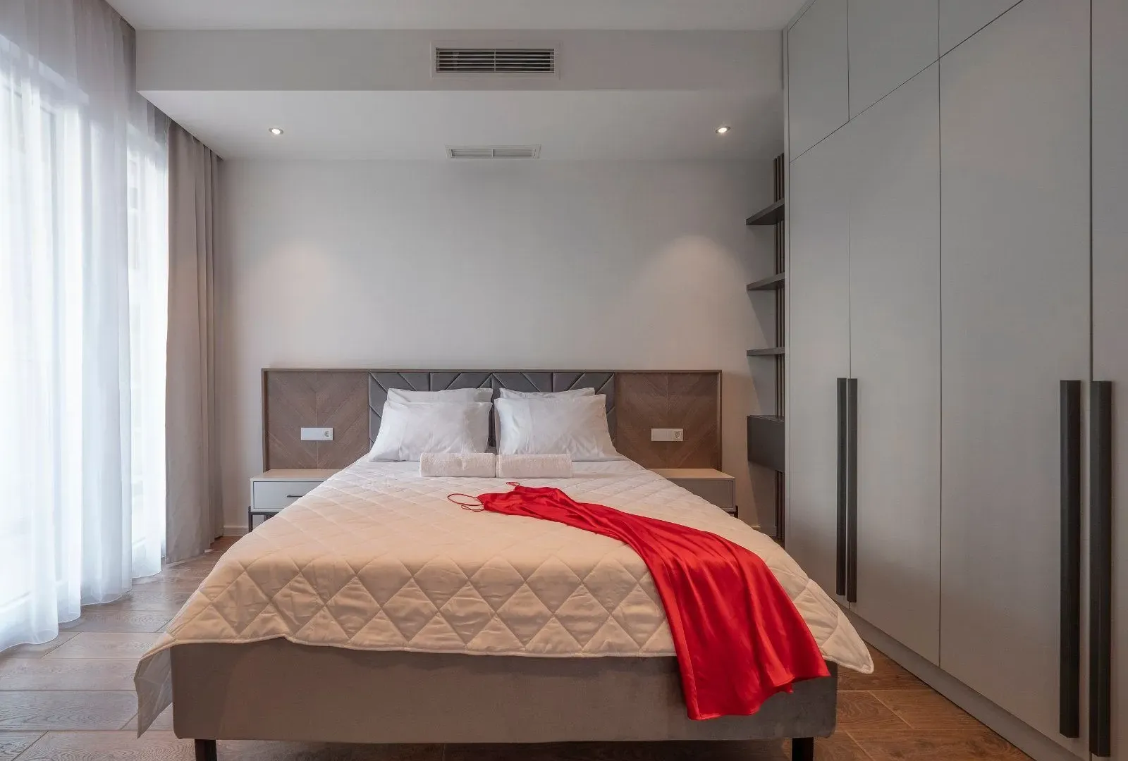 Sale, two bedroom apartment, 140m², Bečići, Budva