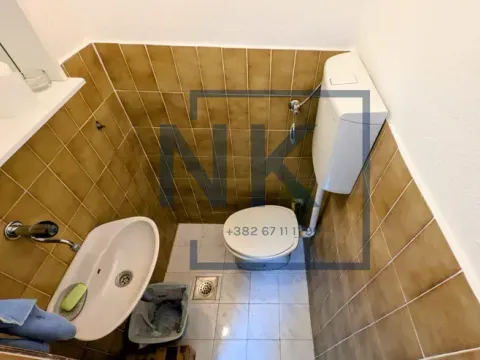 Izdavanje, poslovni prostor, 20m², Blok 5, Podgorica - image 4