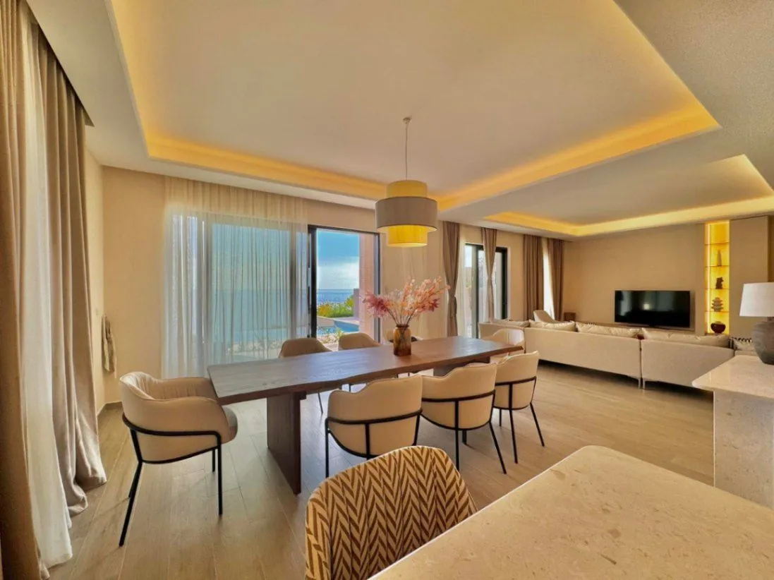 Izdavanje, kuća, 350m², Pržno, Budva