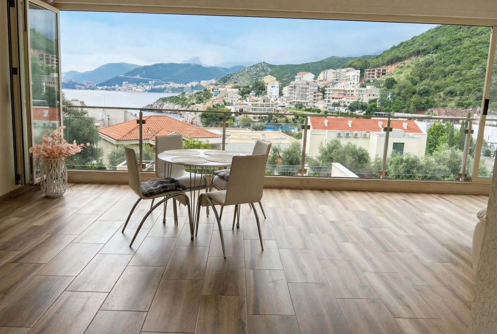 Prodaja, dvosoban stan, 78m², Pržno, Budva
