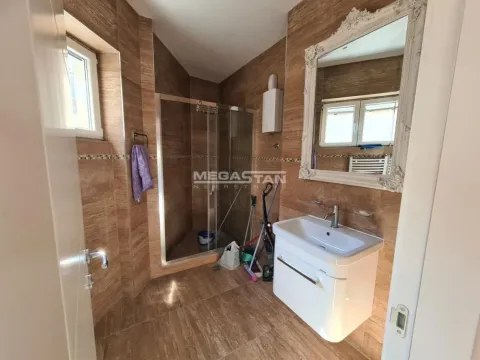 Izdavanje, poslovni prostor, 72m², Kalenić Pijaca, Vračar Sve Podlokacije - image 12