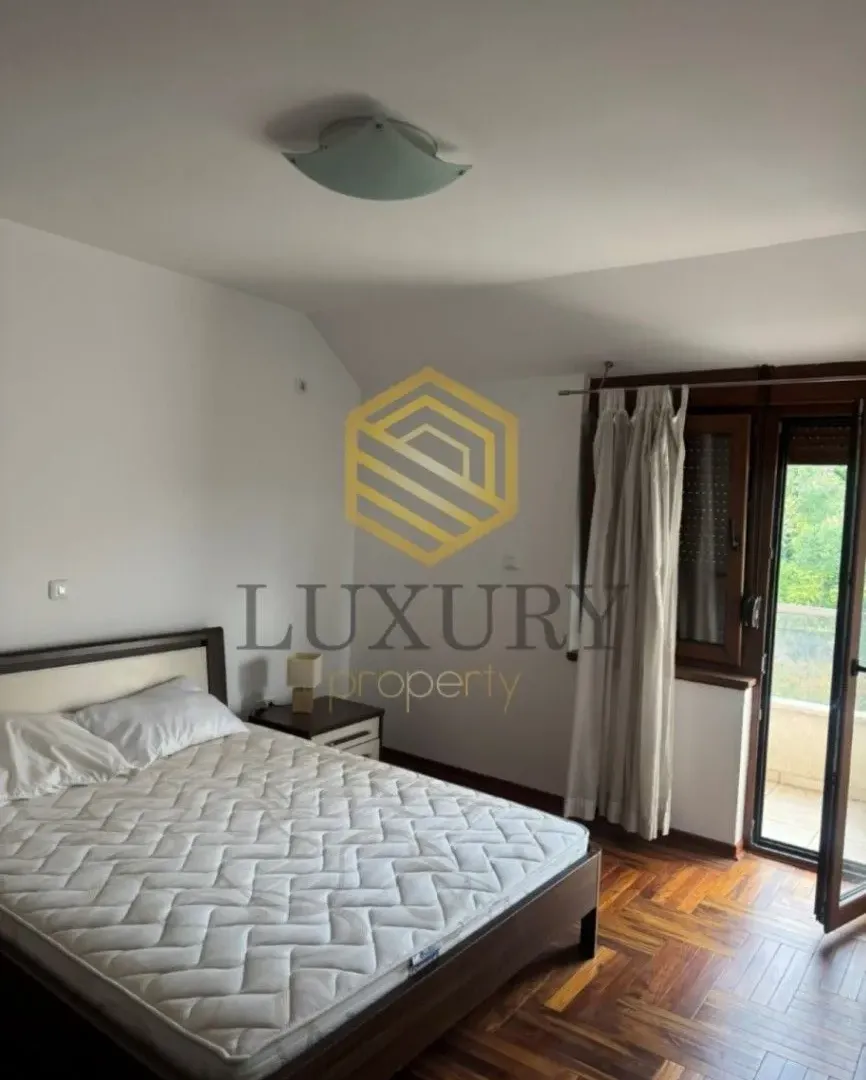 Prodaja, četvorosoban stan, 174m², Gorica C, Podgorica