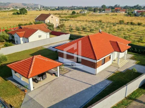 Prodaja, kuća, 200m², Podgorica, Crna Gora - image 12
