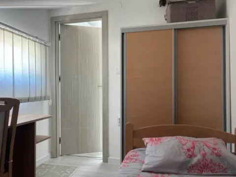 Izdavanje, dvosoban stan, 68m², Đenovići, Herceg Novi - image 9