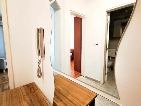 Izdavanje, jednosoban stan, 35m², Centar, Podgorica - image 8