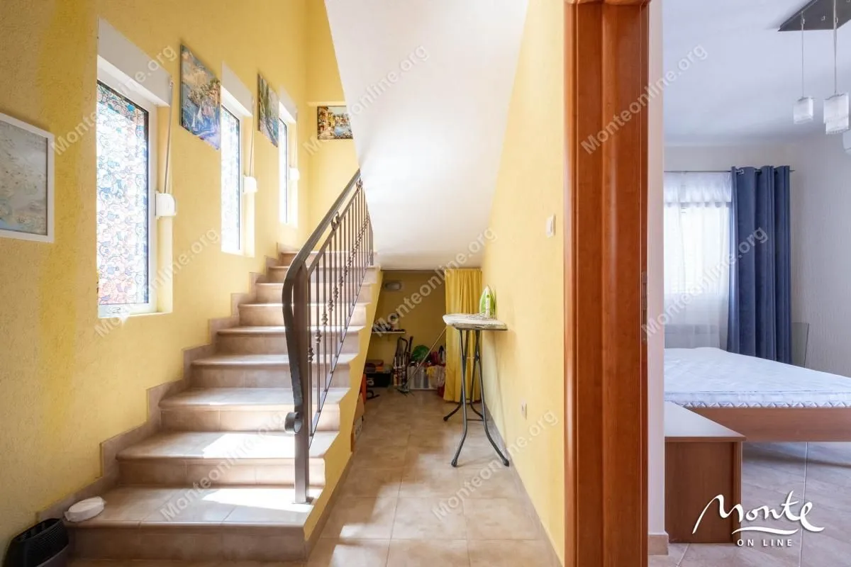 Prodaja, kuća, 89m², Krašići, Tivat