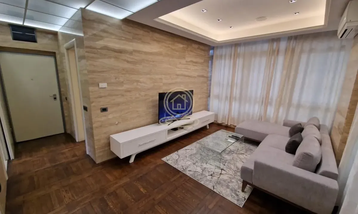 Izdavanje, dvosoban stan, 50m², Savski Venac, Beograd