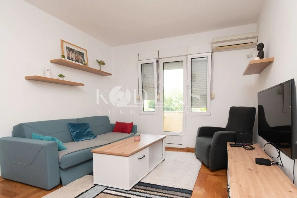 Izdavanje, dvosoban stan, 53m², Centar, Podgorica