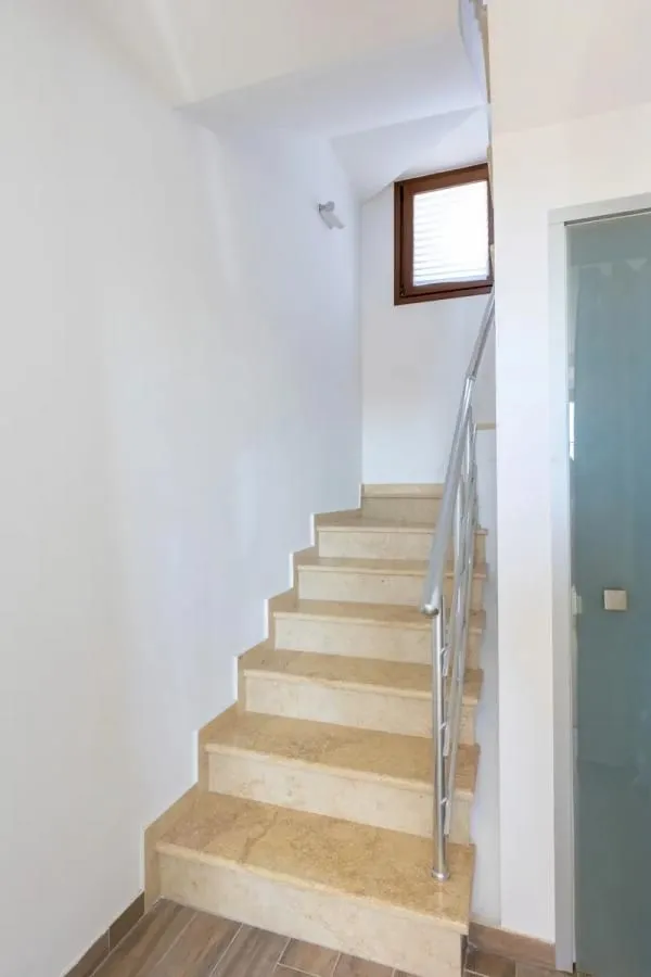 Sale, house, 221m², Bjeliši, Bar